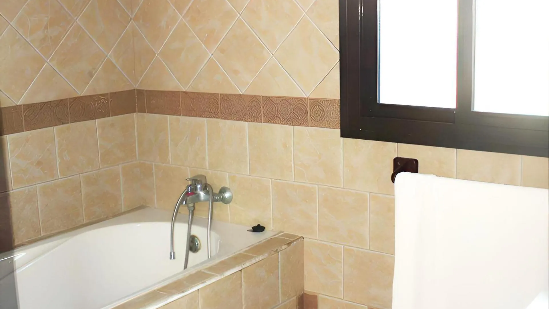 Chalet De Lujo Con Piscina Privada, Terraza Y Aparcamiento En Conil - Es-180-244 Conil De La Frontera 0*,